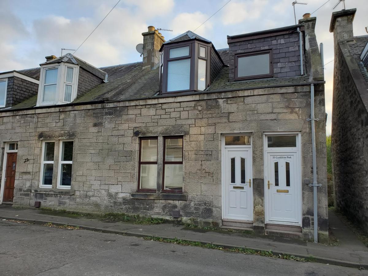 Carvetii - Mayhaven House - Tranquil Cul-De-Sac - 2 Bedrooms, Sleeps 4 Guests Dunfermline Kültér fotó