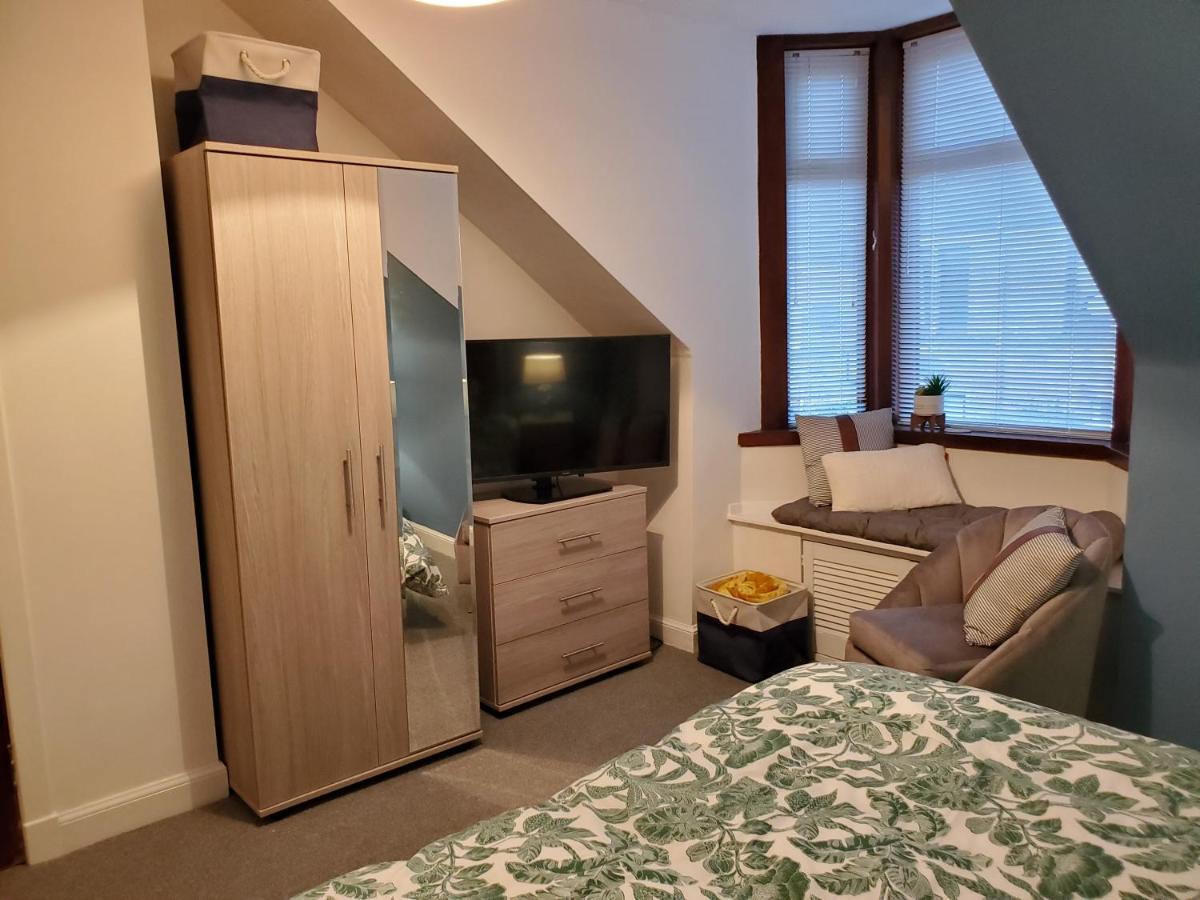 Carvetii - Mayhaven House - Tranquil Cul-De-Sac - 2 Bedrooms, Sleeps 4 Guests Dunfermline Kültér fotó