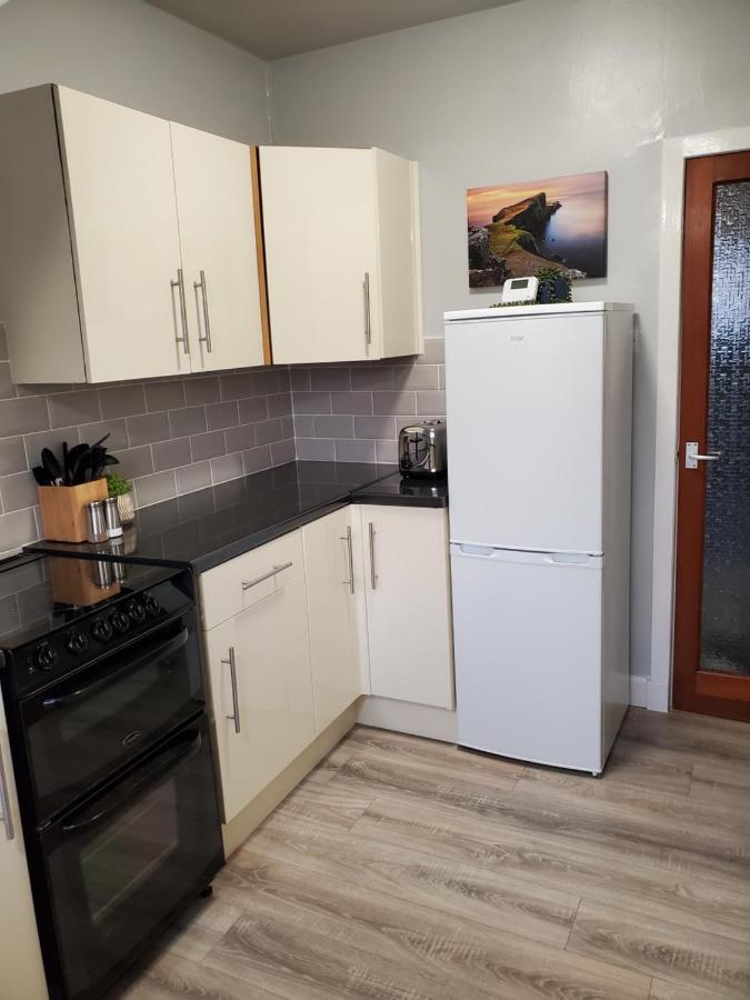 Carvetii - Mayhaven House - Tranquil Cul-De-Sac - 2 Bedrooms, Sleeps 4 Guests Dunfermline Kültér fotó